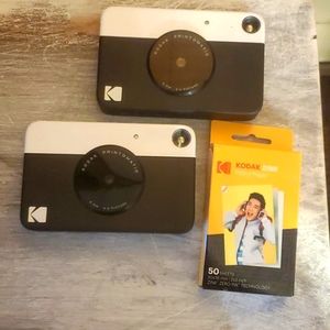 Set of 2 Polaroid camera